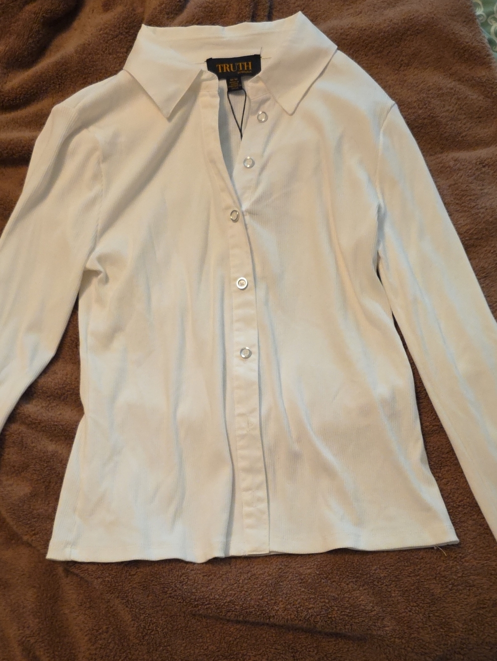 TRUTH White Collared Button-Front Long Sleeve Top